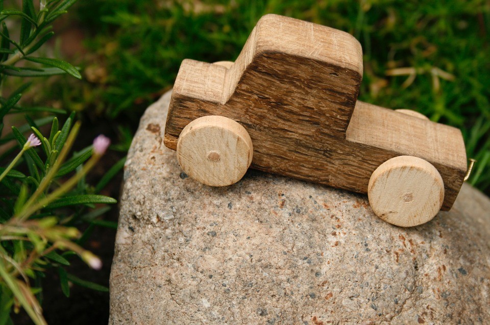 10 beneficios de los juguetes de madera para los niños