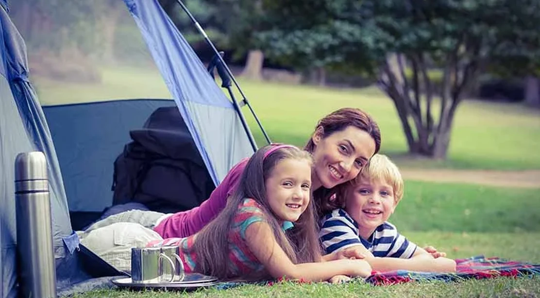 "como-hacer-una-acampada-en-el-jardin-con-los-peques22