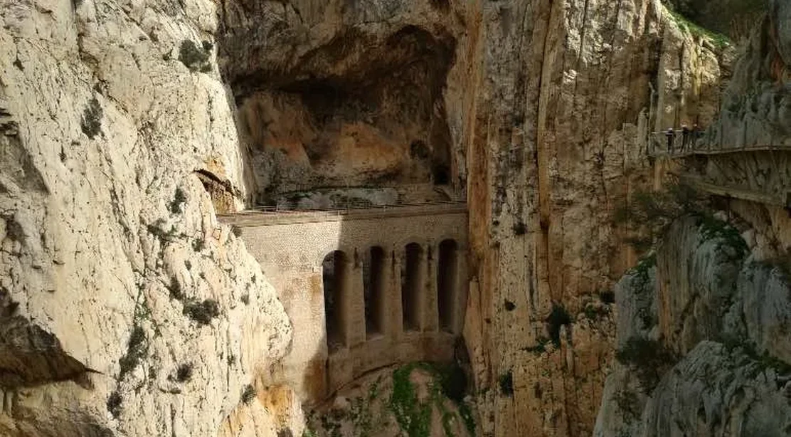 hacer-el-caminito-del-rey-con-los-ninos-wikiduca